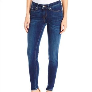 Levi's 535 Super Skinny Jeans